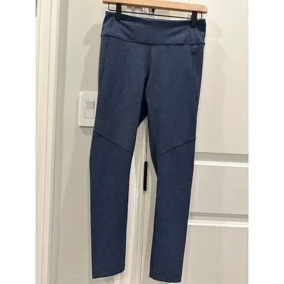 Outdoor Voices 3/4 Leggings Size: Medium Color: Blue - Picture 2 of 6